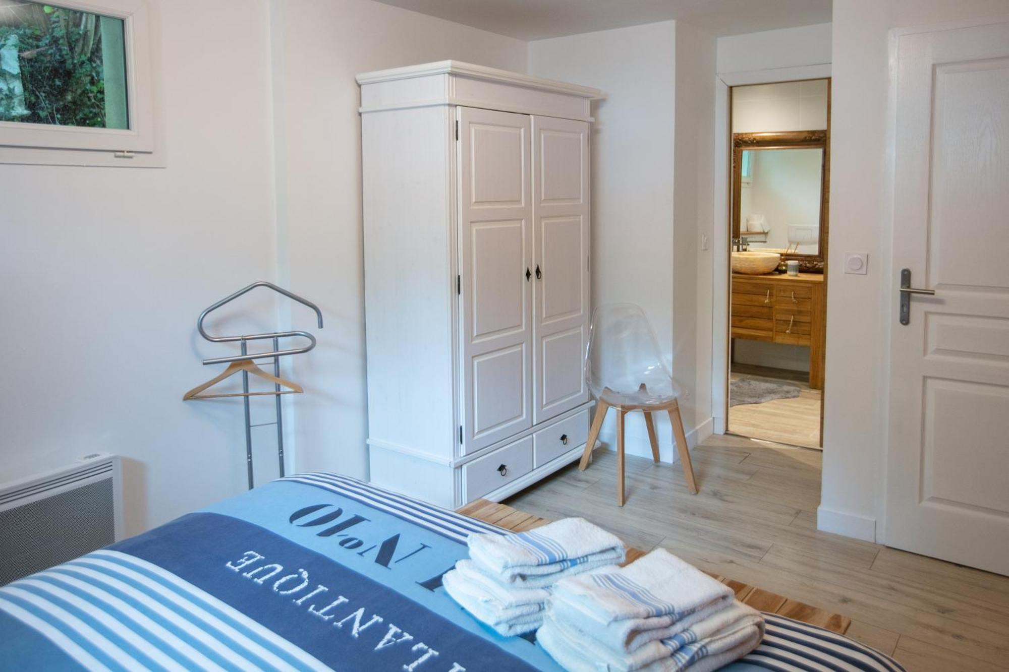 Erreka Txikia Bed & Breakfast Urrugne Room photo