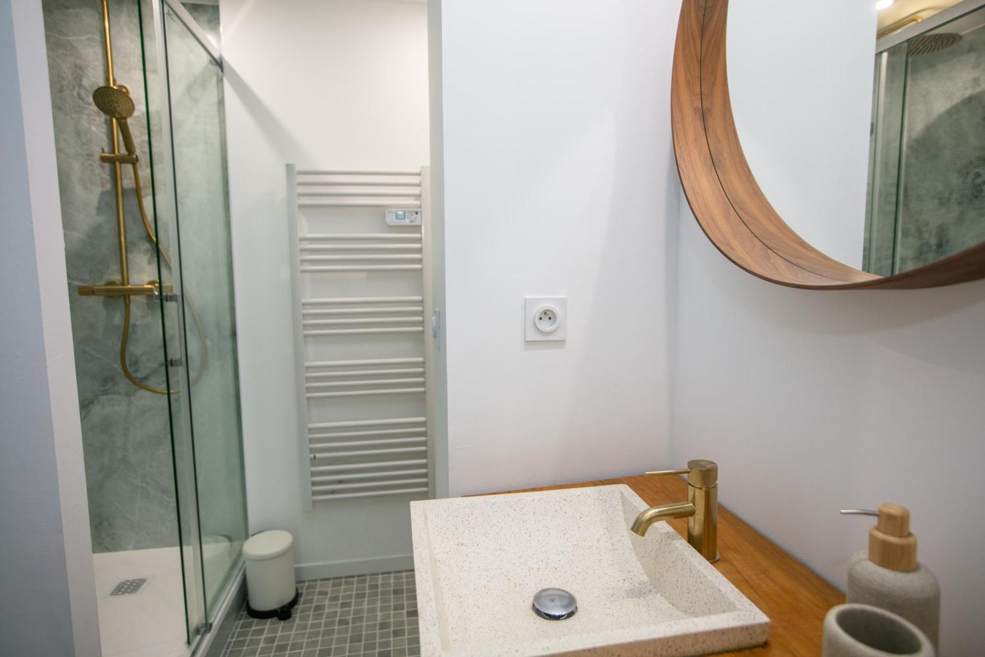 Erreka Txikia Bed & Breakfast Urrugne Room photo